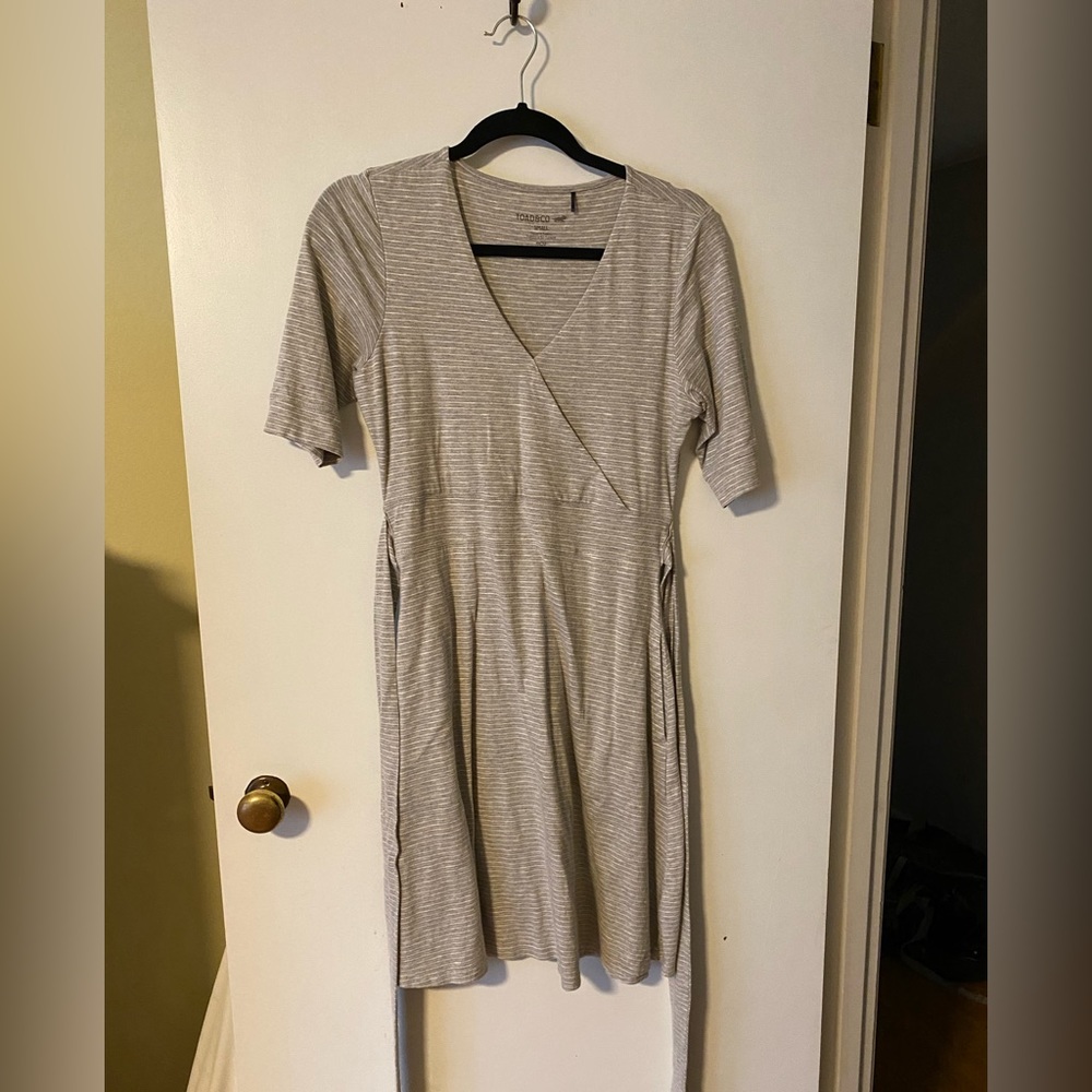 Like-new Toad & Co Cue wrap short-sleeved dress. Small, grey & white stripes.
